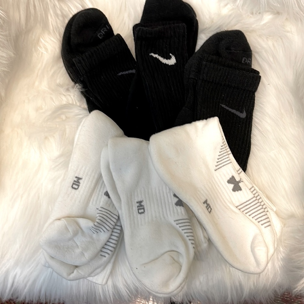 NWOT - Set of 6 Under Armour / Nike socks